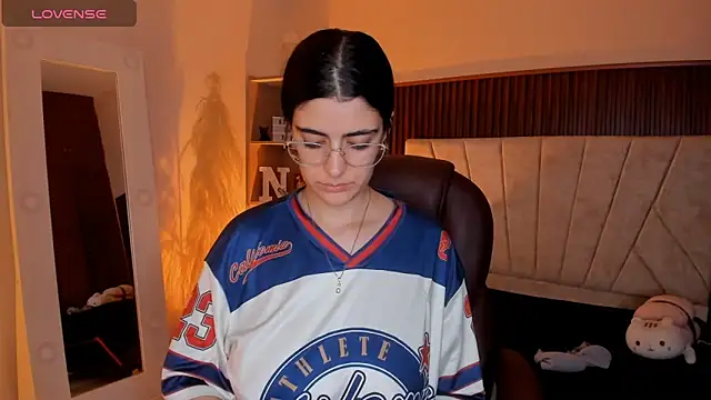  Niah  online show from February 8, 2026, 9:18 pm