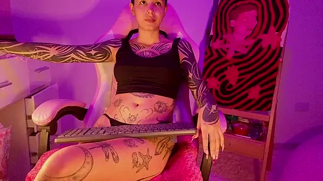 goddess vee  online show from March 18, 2026, 11:08 pm