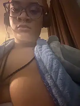 nickytheehawtie online show from March 19, 2026, 2:15 am