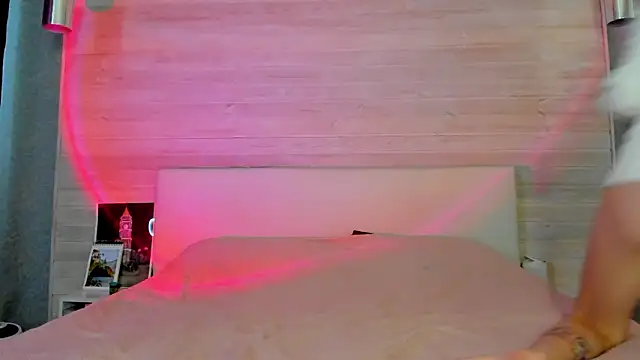 Snapshot of molly_hunt_ chatting on February 3, 2026, 5:05 am molly hunt online show from February 3, 2026, 5:05 am