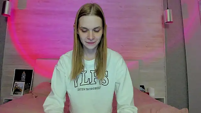 molly hunt  online show from March 13, 2026, 3:40 pm