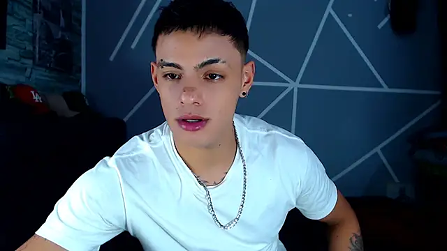 Snapshot of danilohot_19 chatting on March 15, 2025, 1:19 am danilohot 19 online show from March 15, 2025, 1:19 am