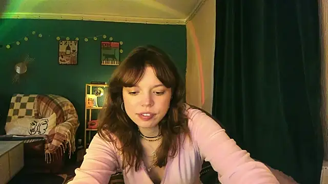 ClancyMorissey online show from November 26, 2025, 7:04 pm