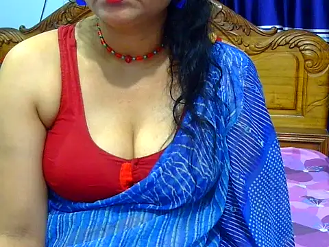 Snapshot of Daneldayna chatting on April 22, 2026, 6:53 pm Daneldayna online show from April 22, 2026, 6:53 pm