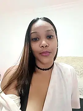 Snapshot of _MoniqueLovay_ chatting on March 2, 2025, 6:19 pm  MoniqueLovay  online show from March 2, 2025, 6:19 pm
