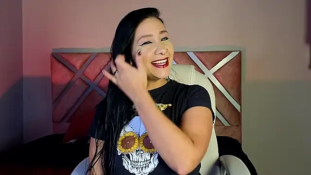  kelly hous36 online show from February 12, 2025, 12:22 pm