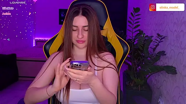 Elishka  online show from March 16, 2025, 4:34 pm