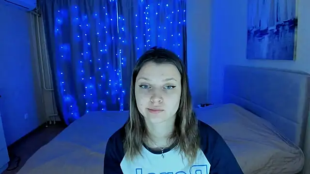 Snapshot of SoniNesti chatting on December 12, 2024, 12:22 pm SoniNesti online show from December 12, 2024, 12:22 pm