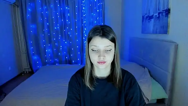 Snapshot of SoniNesti chatting on December 14, 2024, 12:33 pm SoniNesti online show from December 14, 2024, 12:33 pm