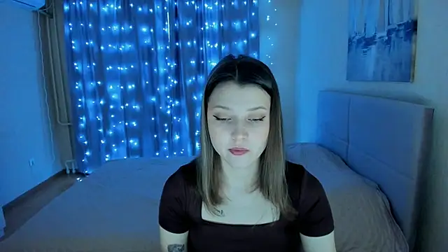 Snapshot of SoniNesti chatting on December 18, 2024, 1:02 pm SoniNesti online show from December 18, 2024, 1:02 pm
