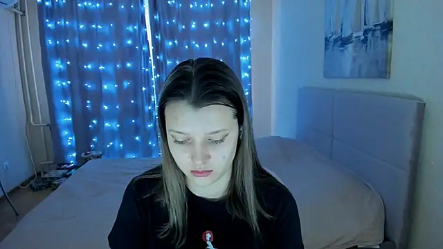 Snapshot of SoniNesti chatting on February 6, 2025, 12:05 pm SoniNesti online show from February 6, 2025, 12:05 pm