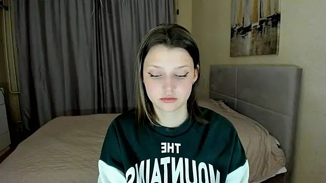 Snapshot of SoniNesti chatting on October 13, 2025, 3:12 pm SoniNesti online show from October 13, 2025, 3:12 pm