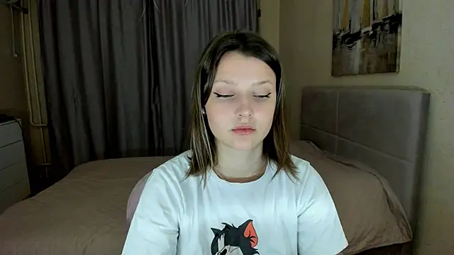 Snapshot of SoniNesti chatting on October 14, 2025, 2:29 pm SoniNesti online show from October 14, 2025, 2:29 pm