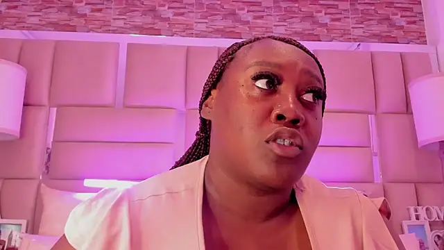 ShaniaBrownn online show from April 9, 2026, 7:19 pm