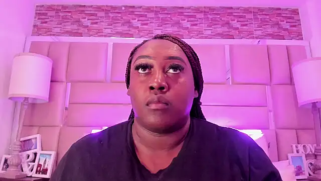 Snapshot of ShaniaBrownn chatting on April 23, 2026, 7:38 pm ShaniaBrownn online show from April 23, 2026, 7:38 pm