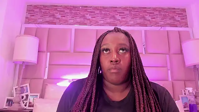 Snapshot of ShaniaBrownn chatting on May 13, 2026, 7:33 pm ShaniaBrownn online show from May 13, 2026, 7:33 pm