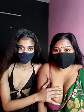 cutee  crazy online show from December 18, 2025, 1:28 pm