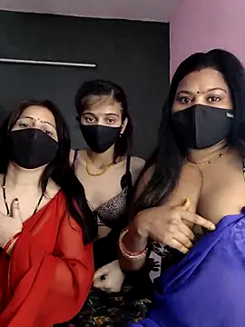 Snapshot of cutee__crazy chatting on May 2, 2026, 2:44 pm cutee crazy online show from May 2, 2026, 2:44 pm