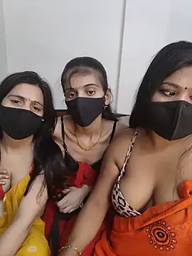 Snapshot of cutee__crazy chatting on June 4, 2026, 2:01 pm cutee crazy online show from June 4, 2026, 2:01 pm