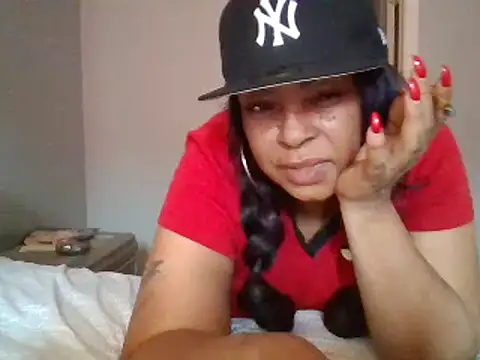 MSweetLindaParks online show from January 13, 2025, 5:02 pm