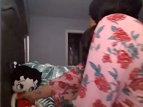 MSweetLindaParks online show from February 15, 2025, 12:11 pm