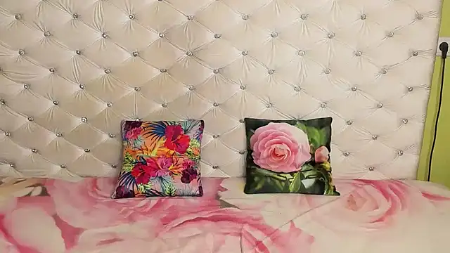 Snapshot of DoraMay chatting on March 17, 2025, 8:09 pm DoraMay online show from March 17, 2025, 8:09 pm