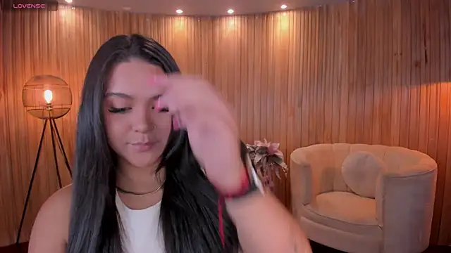 ToriCrossX online show from February 11, 2025, 3:40 pm