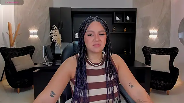 ToriCrossX online show from February 26, 2025, 1:08 pm