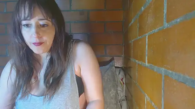 Snapshot of jenniferS_ chatting on March 9, 2025, 7:23 am jenniferS online show from March 9, 2025, 7:23 am