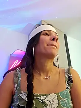 Snapshot of miaeyes chatting on January 20, 2025, 4:23 pm miaeyes online show from January 20, 2025, 4:23 pm