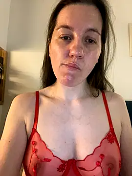 Nicole-Ray online show from November 23, 2025, 8:30 pm