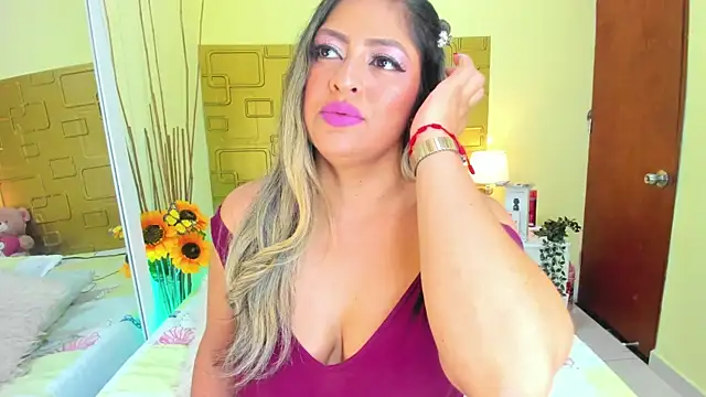 Julia Haye online show from January 19, 2025, 4:54 am