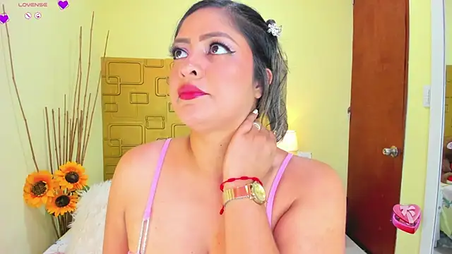 Julia Haye online show from January 28, 2025, 5:00 am