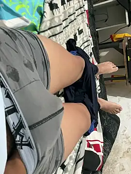 Snapshot of elvis0966 chatting on December 16, 2024, 4:02 am elvis0966 online show from December 16, 2024, 4:02 am