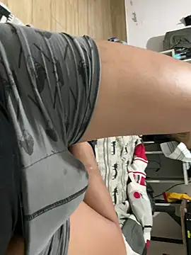 Snapshot of elvis0966 chatting on December 21, 2024, 2:04 pm elvis0966 online show from December 21, 2024, 2:04 pm