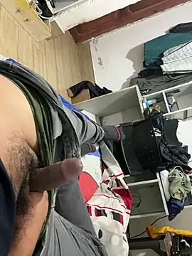 Snapshot of elvis0966 chatting on January 4, 2025, 11:38 pm elvis0966 online show from January 4, 2025, 11:38 pm