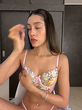 Snapshot of SelenaStone chatting on December 22, 2024, 12:39 am SelenaStone online show from December 22, 2024, 12:39 am