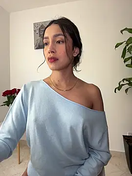 Snapshot of SelenaStone chatting on October 1, 2025, 9:21 pm SelenaStone online show from October 1, 2025, 9:21 pm