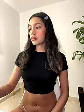 Snapshot of SelenaStone chatting on November 6, 2025, 11:37 pm SelenaStone online show from November 6, 2025, 11:37 pm