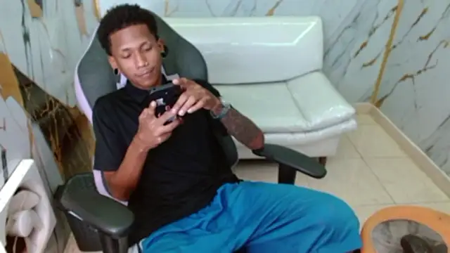 ManSant online show from April 2, 2026, 4:04 pm