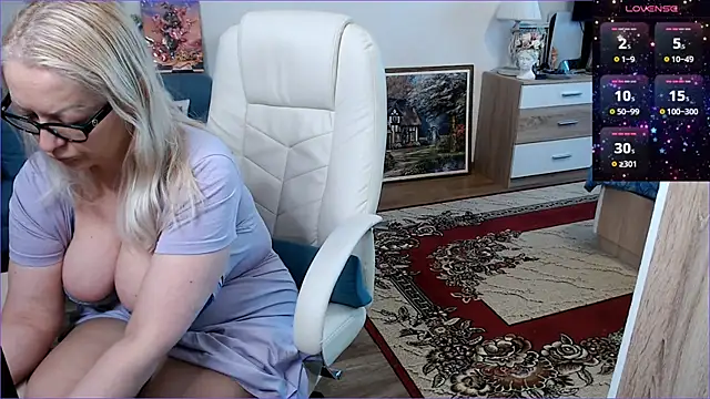 EllyBigBoobs online show from September 11, 2025, 9:31 am