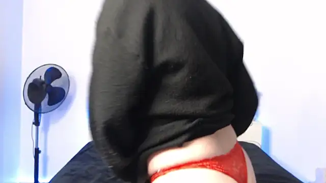 Snapshot of Oriane_Jackson chatting on March 24, 2026, 6:18 am Oriane Jackson online show from March 24, 2026, 6:18 am