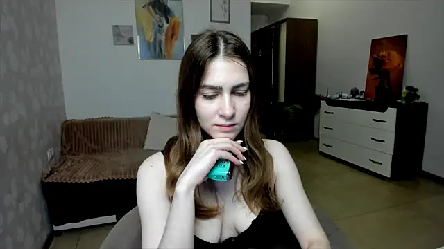 Snapshot of KaraWill chatting on April 17, 2026, 7:17 pm KaraWill online show from April 17, 2026, 7:17 pm