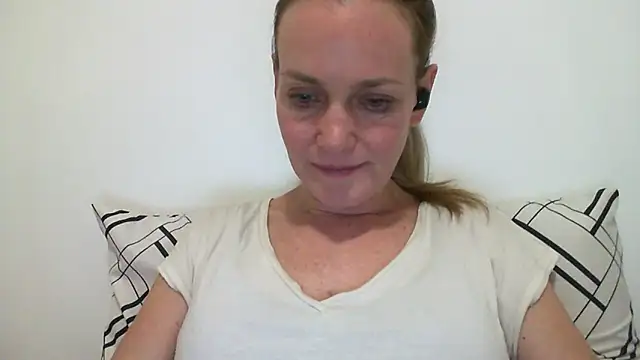 Annylove1 online show from March 20, 2025, 11:34 pm