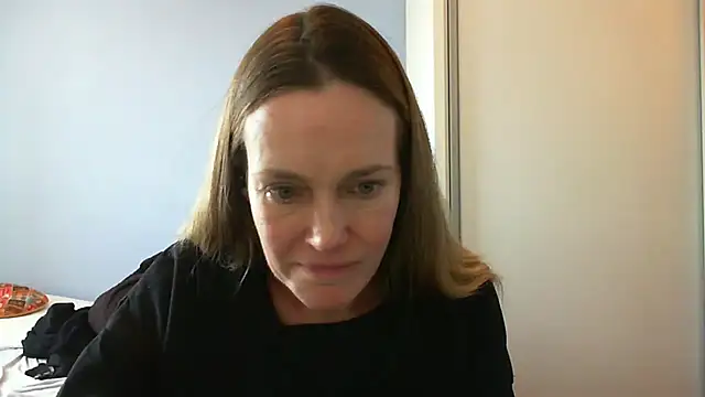 Annylove1 online show from September 29, 2025, 4:01 pm