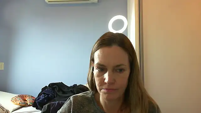 Annylove1 online show from November 7, 2025, 10:37 am