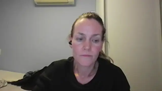 Annylove1 online show from November 15, 2025, 12:19 am