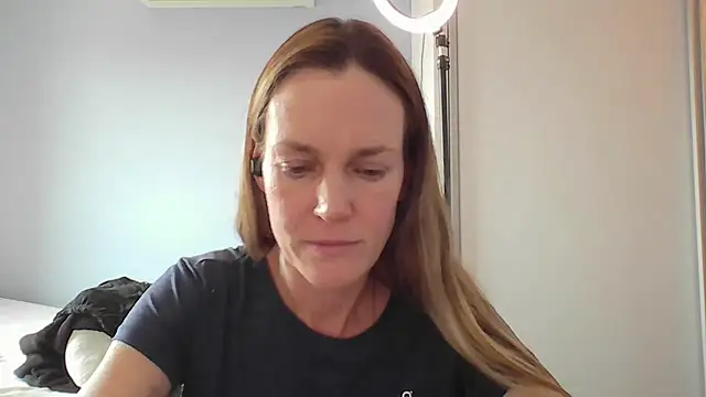 Annylove1 online show from December 5, 2025, 4:58 pm