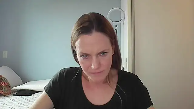 Annylove1 online show from December 17, 2025, 4:02 pm