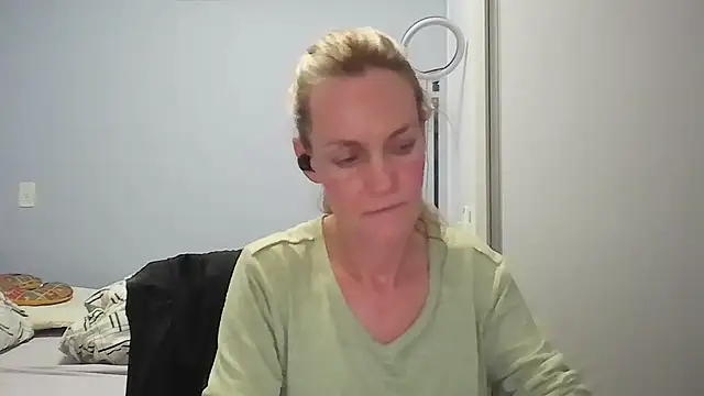 Annylove1 online show from March 6, 2026, 12:18 am